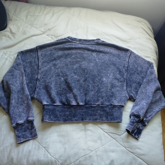 TNA Perkins Light Sweater Pale Violet Black Acid wash Crop Dolman Medium Aritzia - Picture 6 of 10